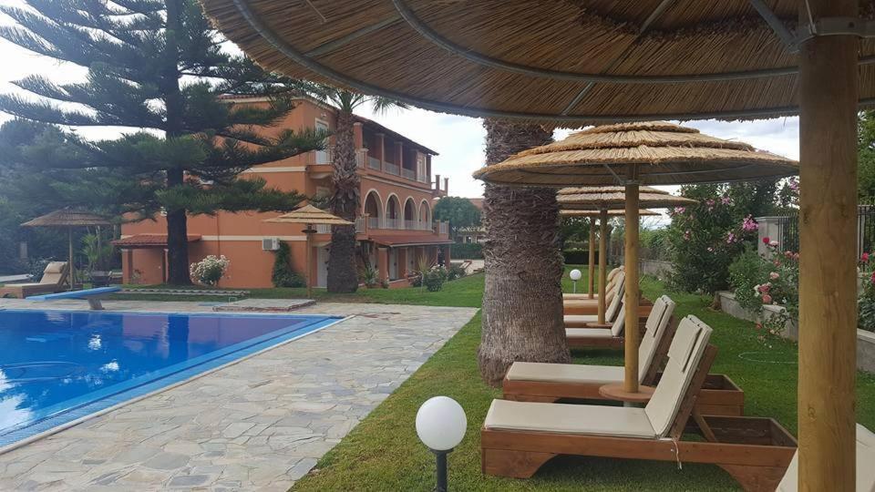 Hellens Village * Almiros Beach