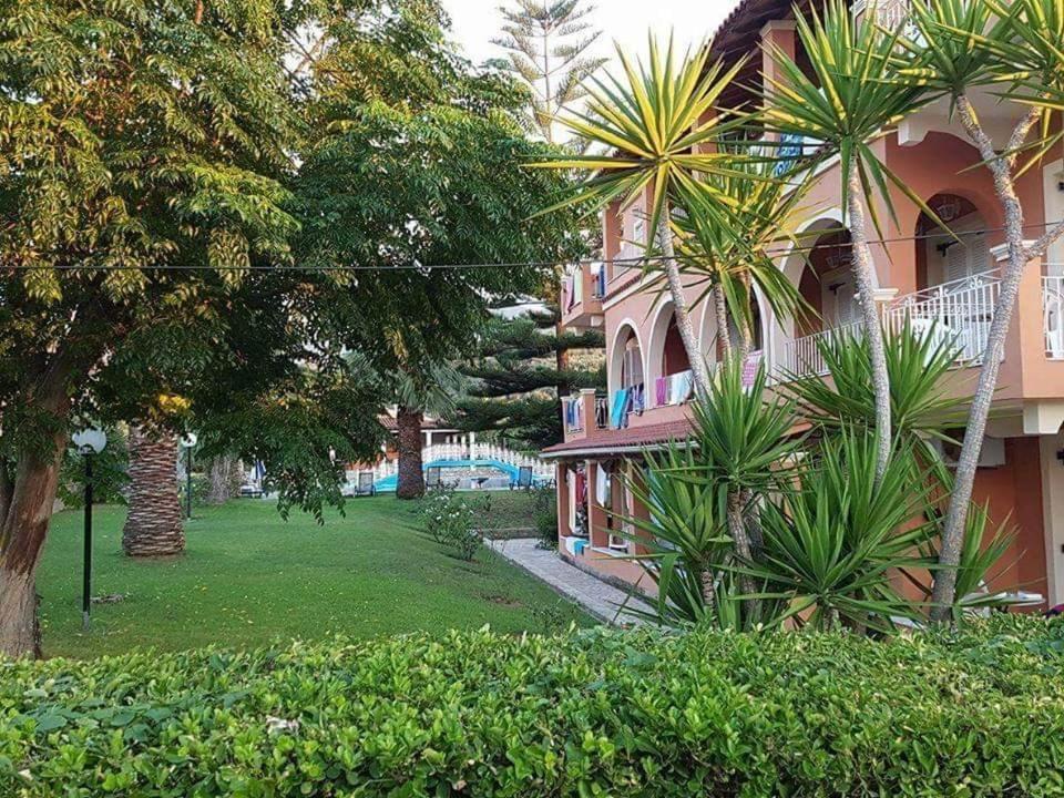 Hellens Village Aparthotel Almiros Beach