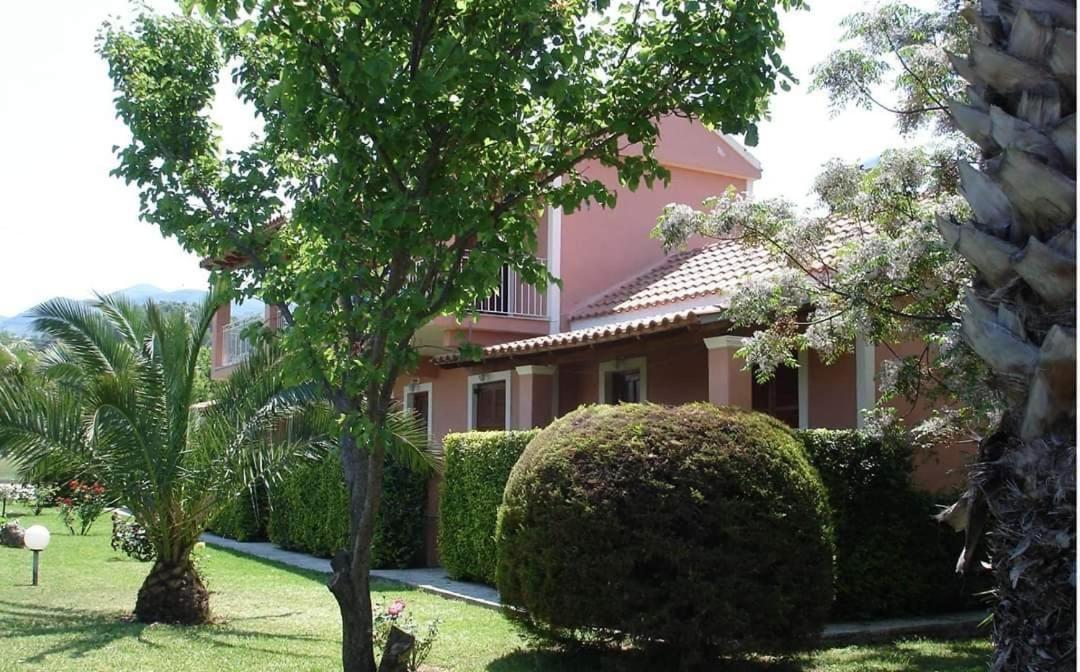 Hellens Village Aparthotel *